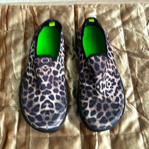 OOFOS OOMG EEZEE LTD Cheetah